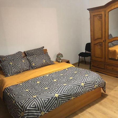 Studio In Craiova Extérieur photo